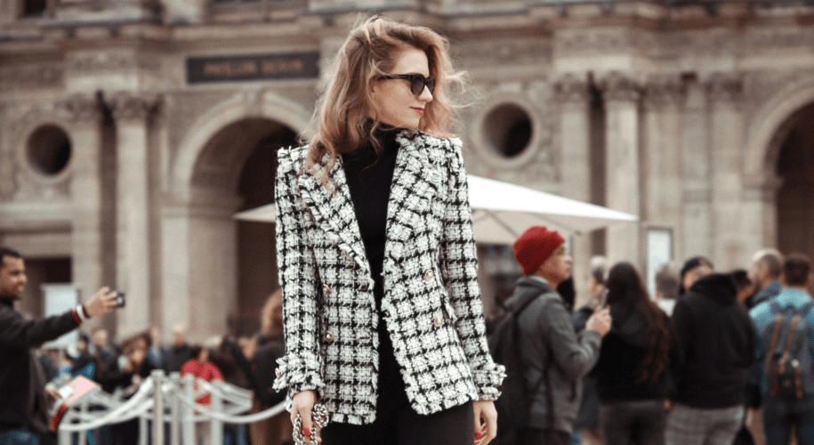woman in Paris crowd