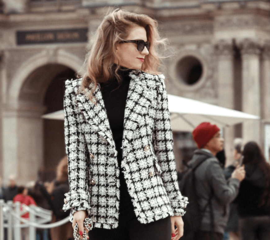 woman in Paris crowd