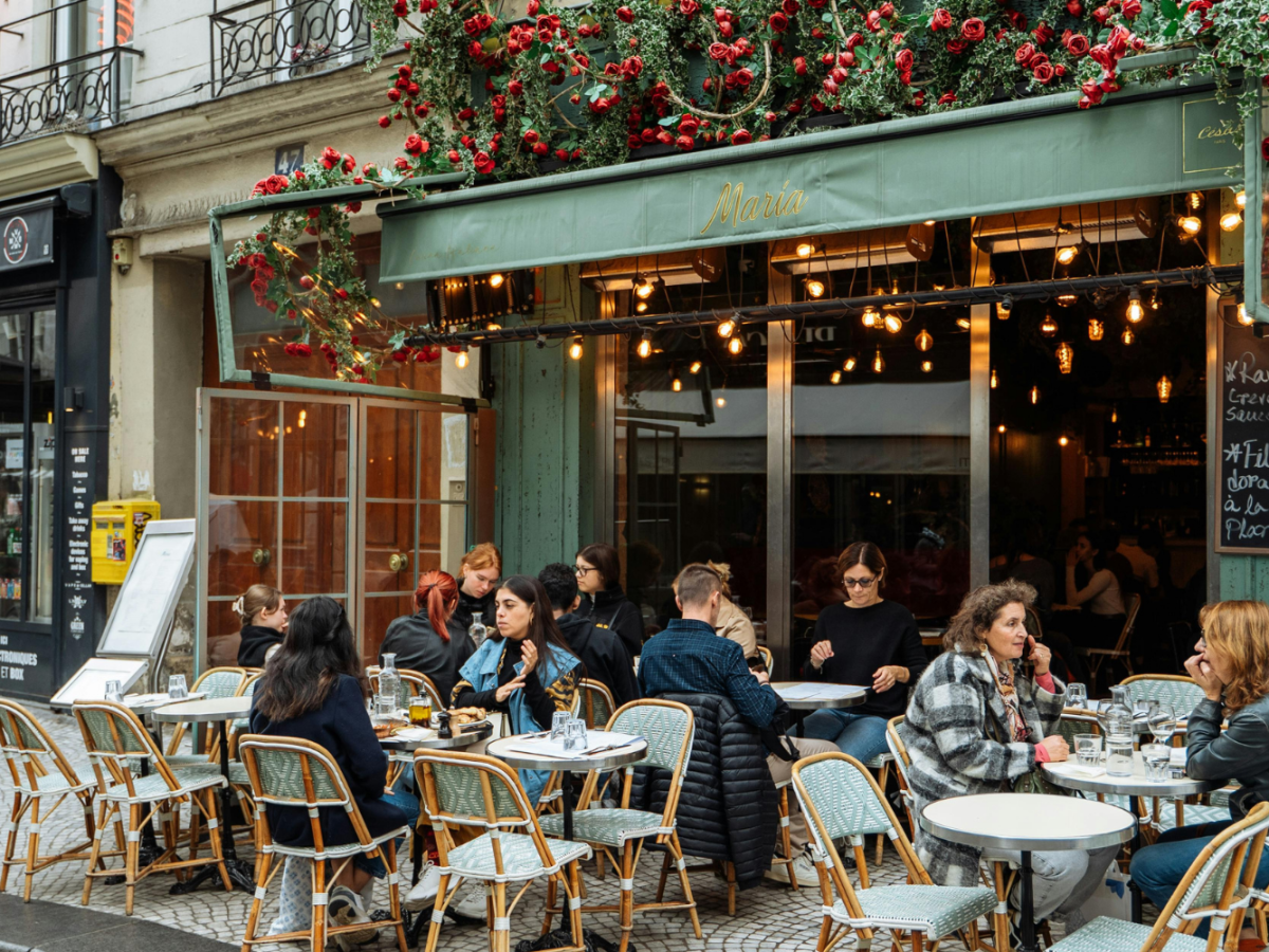 What to Wear on Mixed Movement Days: 6 Comfortable Yet Chic City Travel Looks